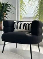 كرسي من البوكليه والخشب السويدي 60x70x55 سم - أسود