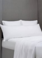 مخده نوم طويلة سادة من مايكروفايبر - أبيض 150x50سم