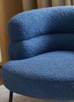 ⁦كرسي من البوكليه والخشب السويدي  60x70x55 سم - أزرق⁩ - الصورة ⁦3⁩