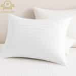 حبة | مخده فندقية مخططة من بديل الريش مايكروفايبر - أبيض