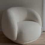 كرسي جانبي من البوكليه والخشب السويدي - أبيض